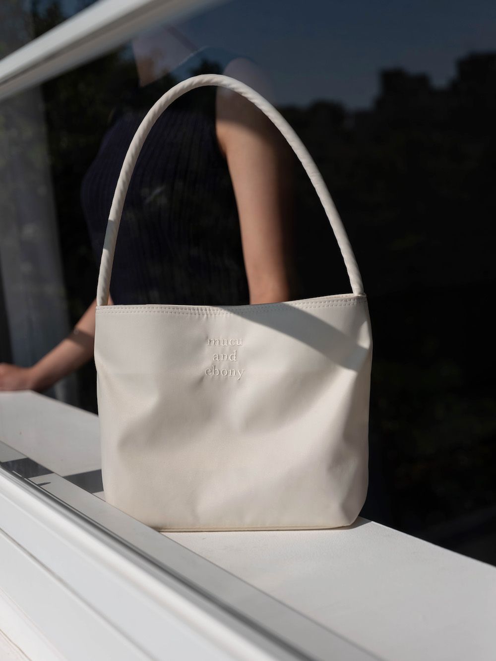 今注目ブランド★[MUCU AND EBONY] NEAREST BAG MUSINSA | MUCU AND EBONY nearest bag nearest cream