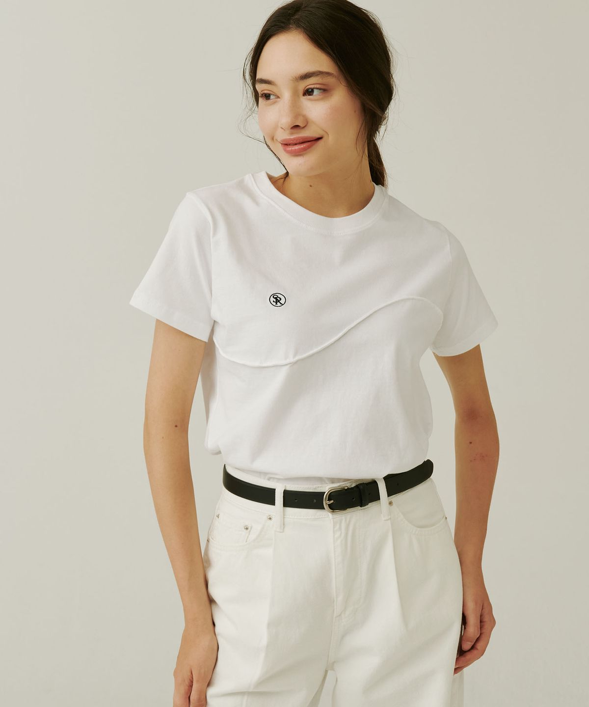 쏘이르(SO IR) LINE TUCK T-SHIRT - WHITE