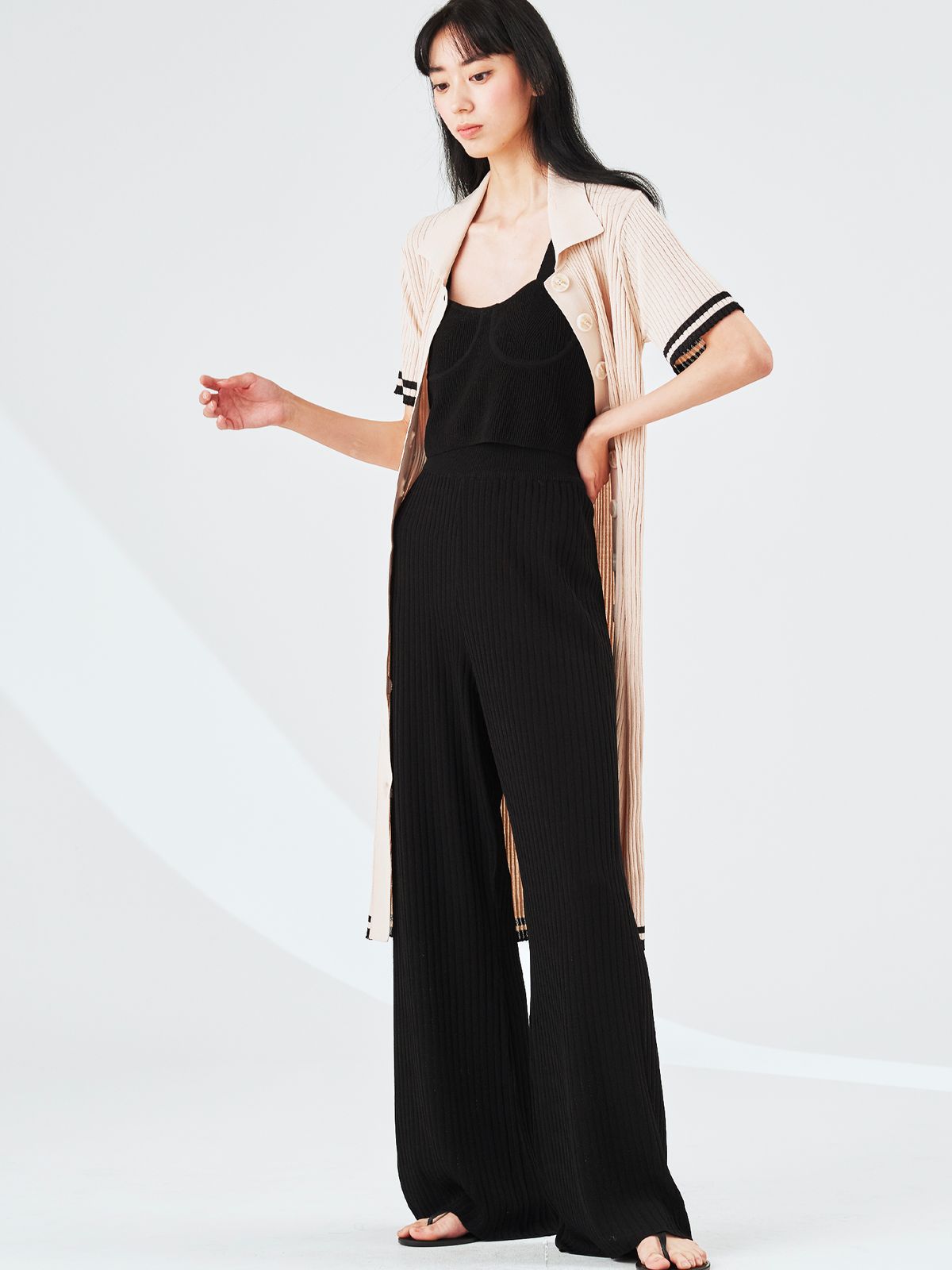 로희어패럴(ROHEE APPAREL) 플리츠 쿨 웨이브 와이드 팬츠 / 블랙