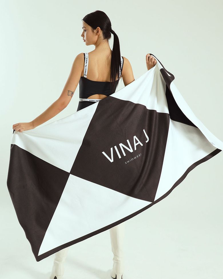 VINAJ 로고 비치타올