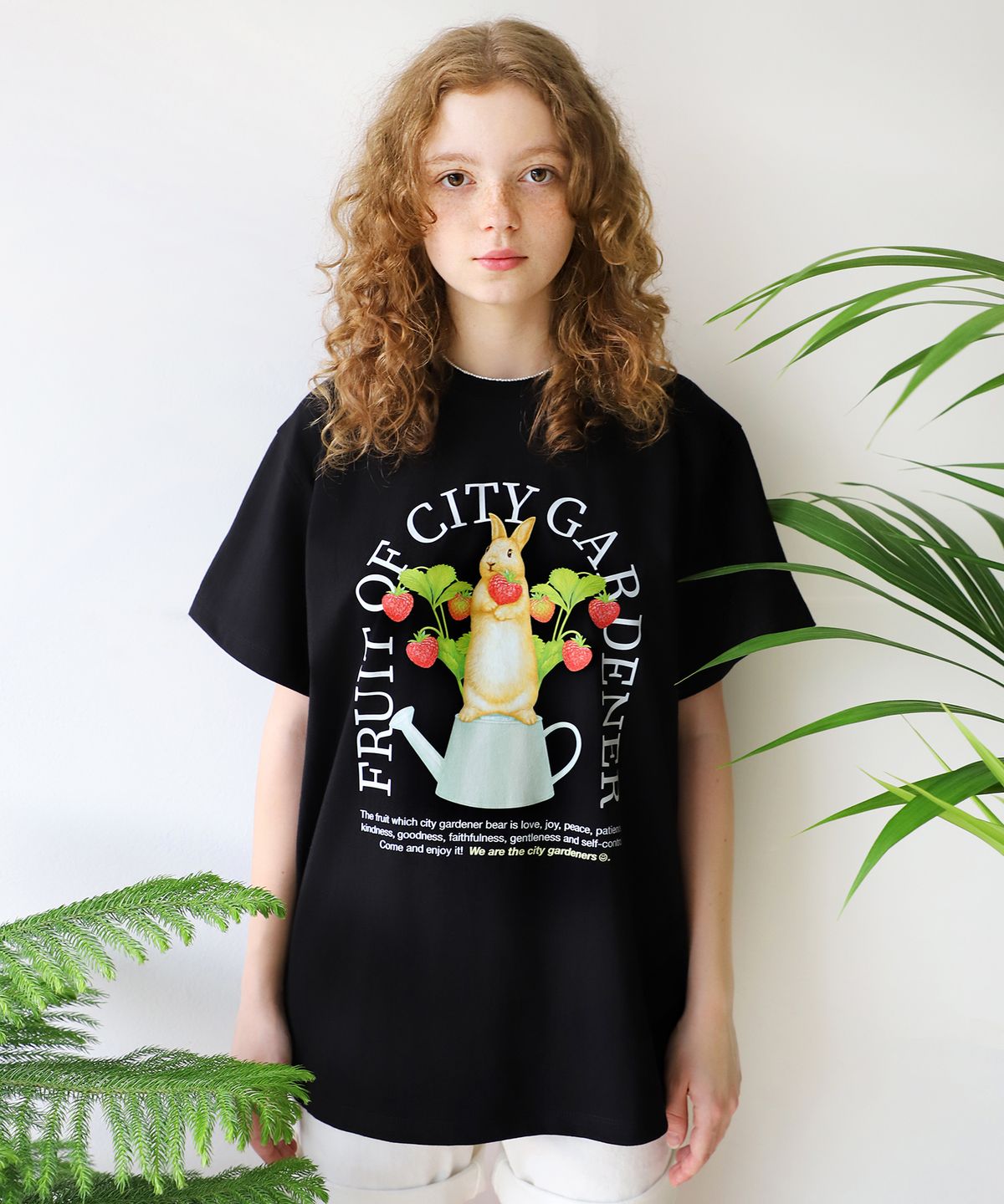 고코리(GOCORI) BERRY RABBIT T-SHIRTS / BLACKBERRY 반팔티