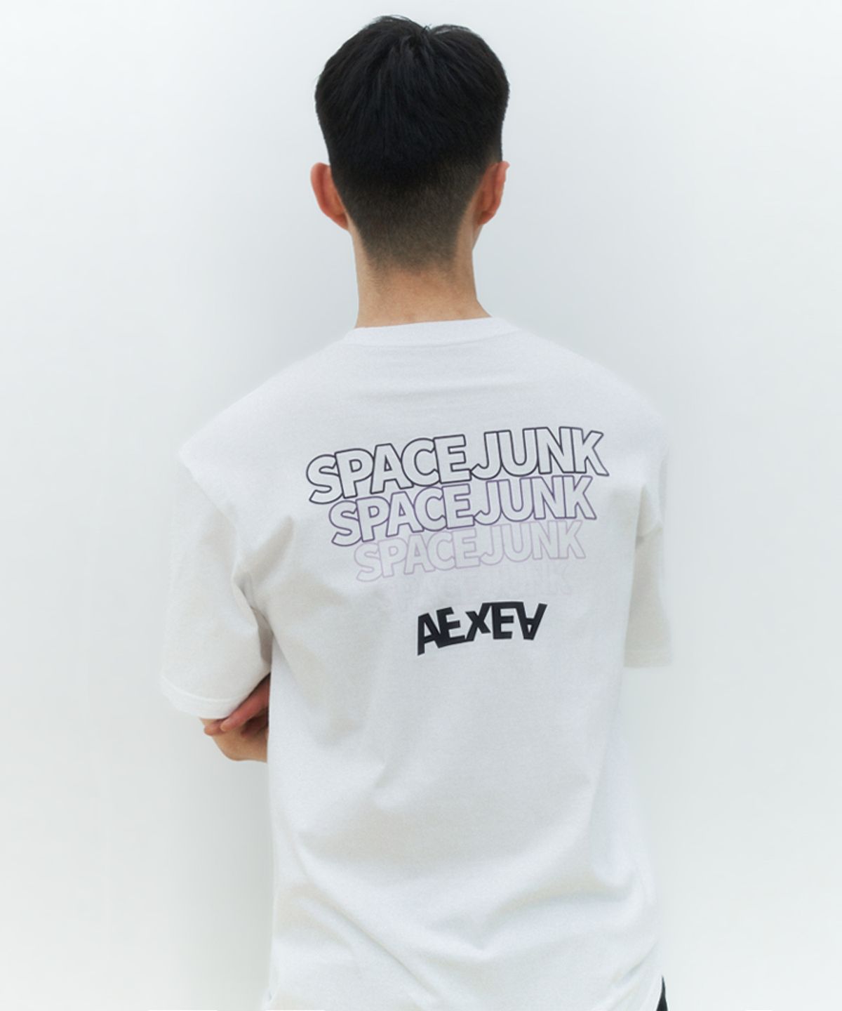 엑시아(AEXEA) 스페이스 정크 반팔티 E04BRD_ABX10199