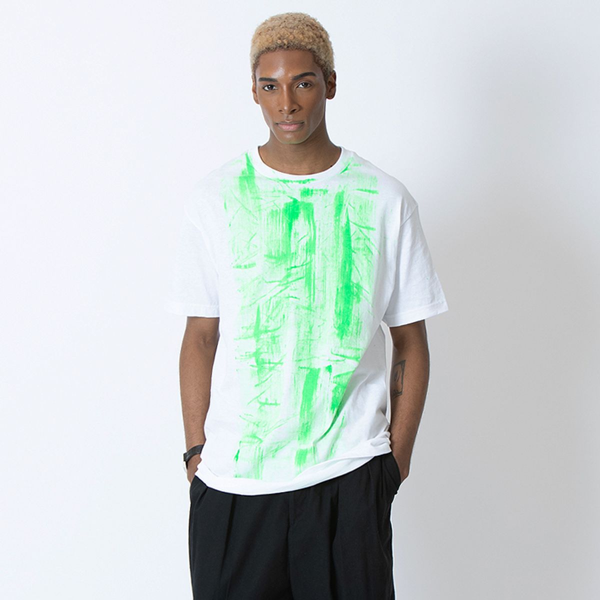 스트라이크(STRIKE) 갤러리 오버핏 티셔츠 (WHITE-GREEN)
