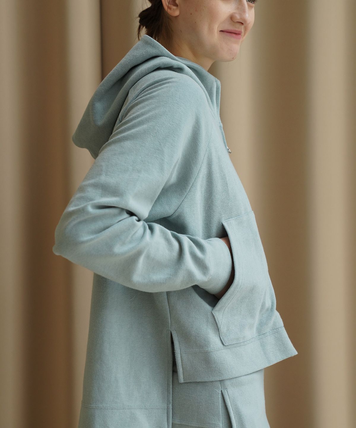 레터스(LETTUCE) Soft crop hoodie