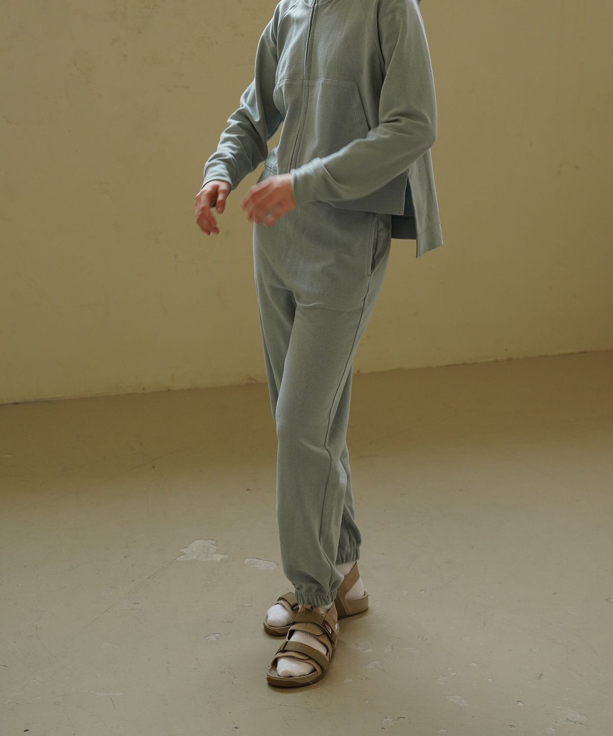레터스(LETTUCE) Soft terry jogger pants