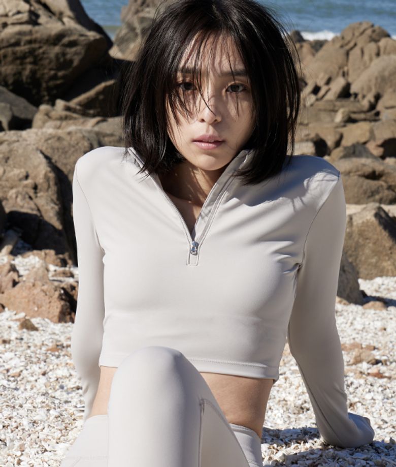 뉴트럴 하프집업 롱슬리브 토프