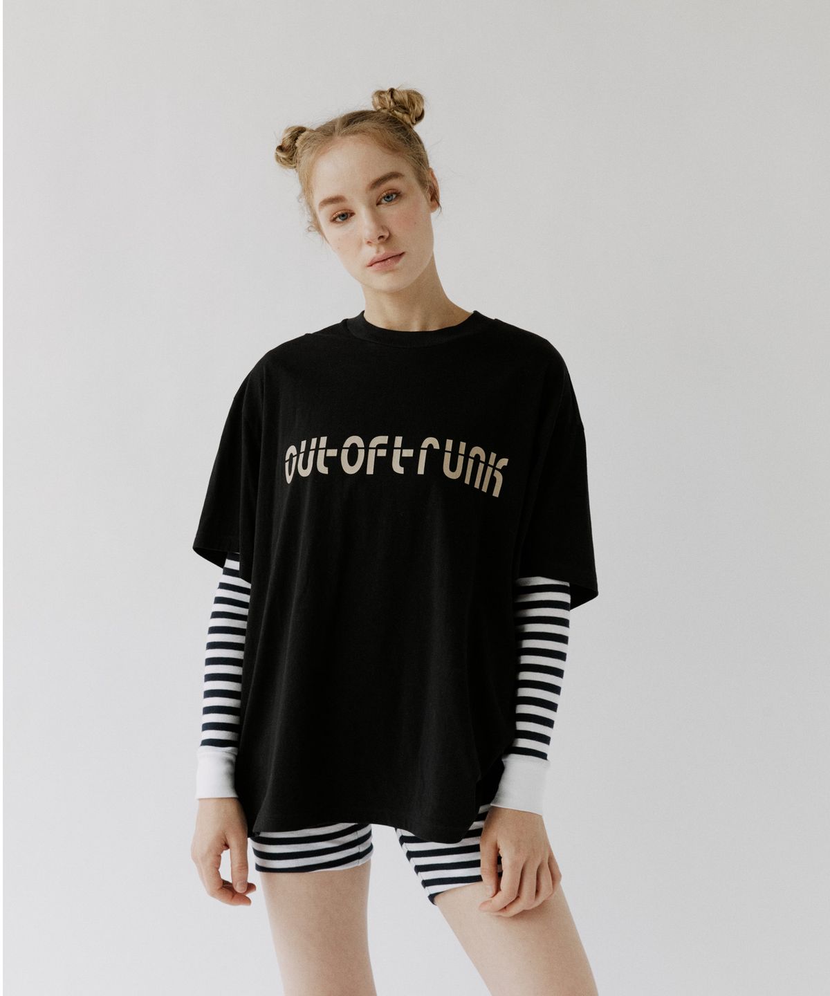 아웃 오브 트렁크(OUT OF TRUNK) Mutt Character Tee (Black)