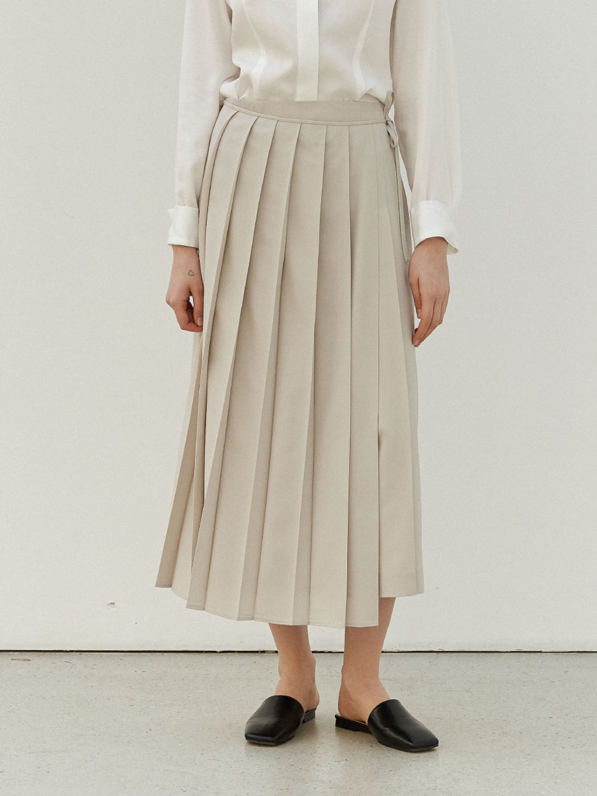 플로우먼(FLOWOMEN) Pleated wrap wool skirt_Sand Beige