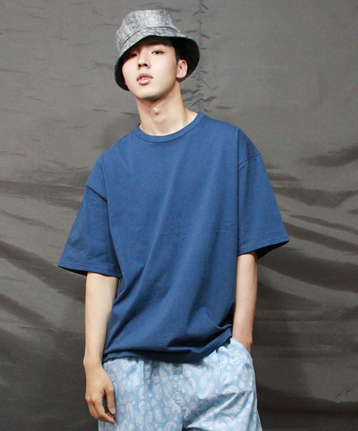 드마크(DEMARC) 오버핏 무지 레이어드 반팔티 딥블루