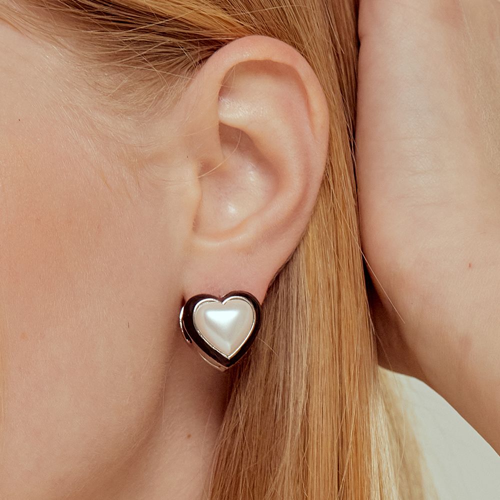 ☆人気☆【TATIANA】☆Color trim Heart Pearl Earrin.g☆ MUSINSA | TATIANA Bold Heart Pearl One-Touch Earrings EC1909