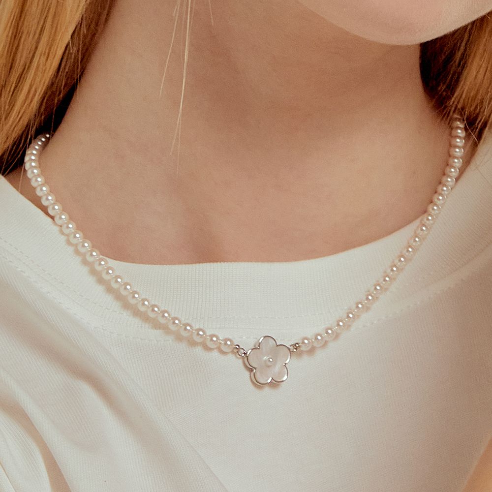 ☆TATIANA☆ Pearl dot blossom pearl necklace NZ2015 MUSINSA | TATIANA Pearl dot blossom pearl necklace NZ2015