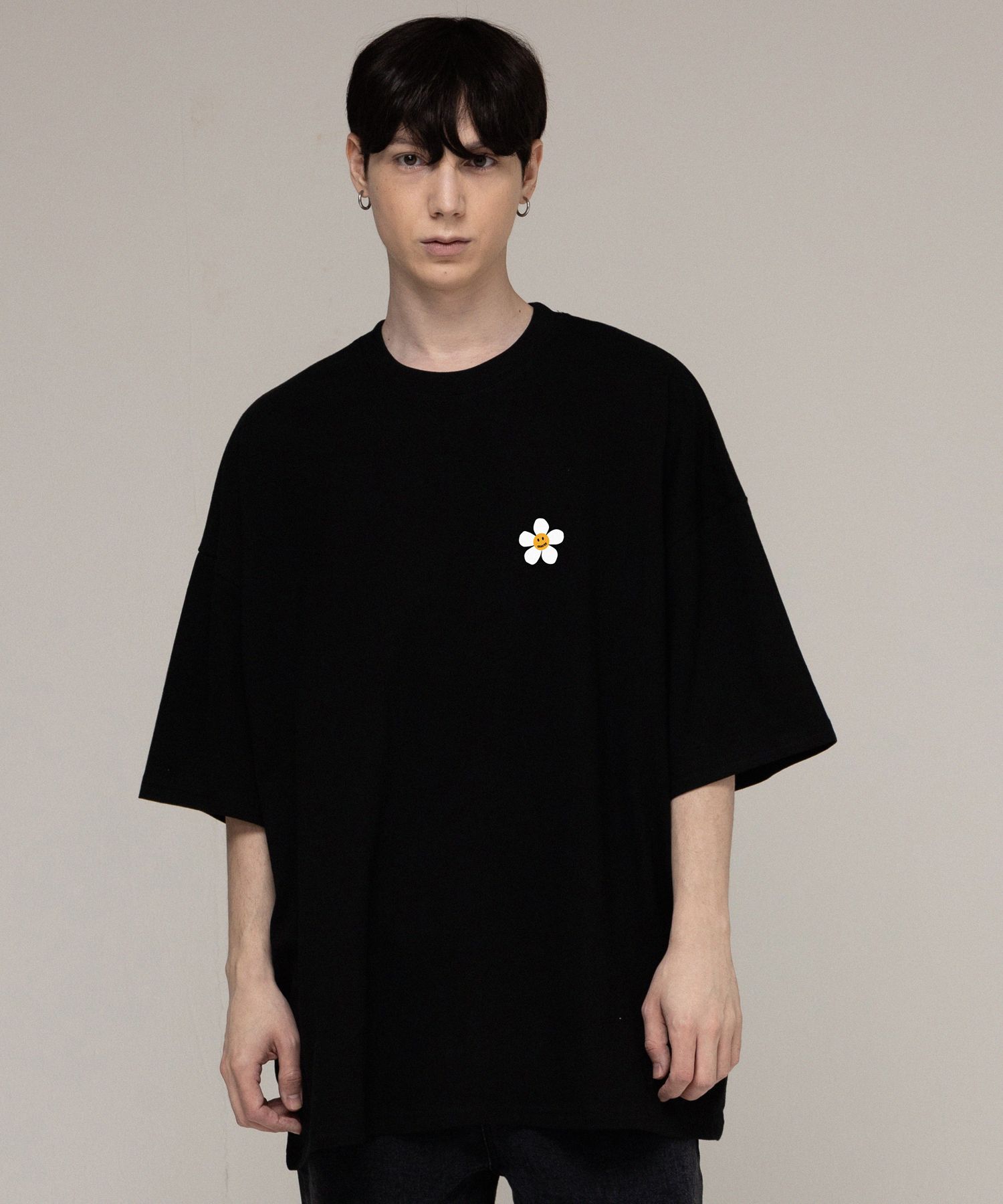 MUSINSA | GRAVER [OVERSIZE] Flower Dot Loose-fit Short