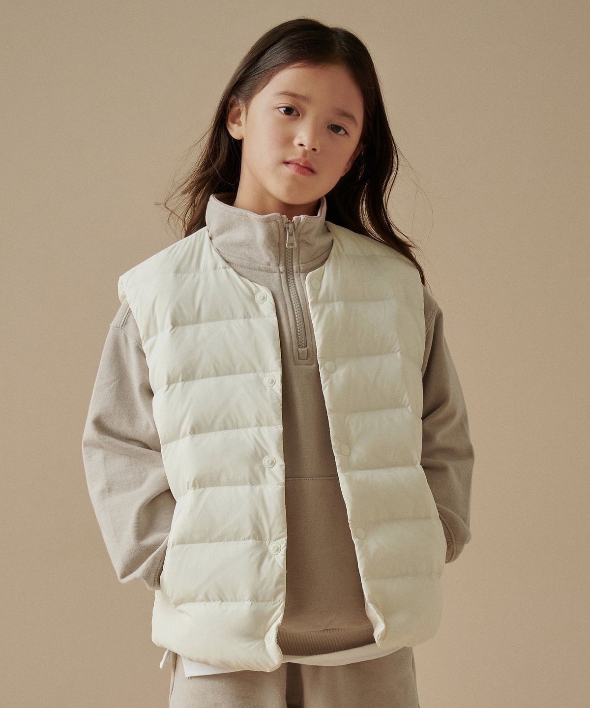 무신사 스탠다드 키즈(MUSINSA STANDARD KIDS) 라운드 넥 라이트 다운 베스트 [아이보리]