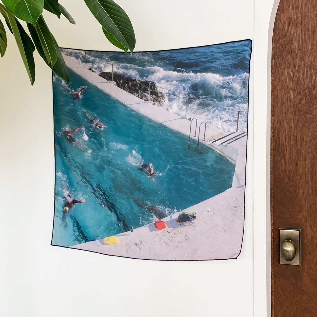 멜팅스튜디오(MELTING STUDIO) 느긋한 오후의 기록 인테리어 패브릭 쉬폰 포스터  / 86번 Bondi Beach Australia #1(65-65cm)
