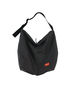 F137 캥거루백 라지 블랙 그리드스탑