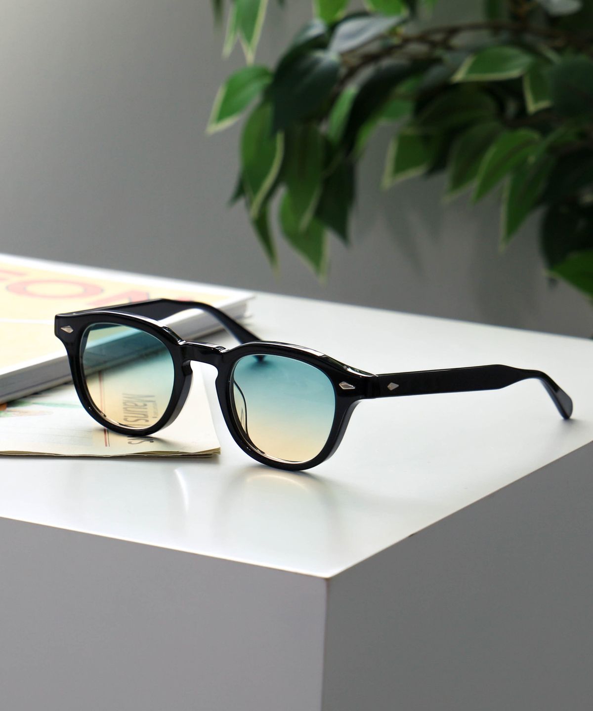앰버옵티컬(AMBEROPTICAL) 레토 47 블랙 틴트 선글라스