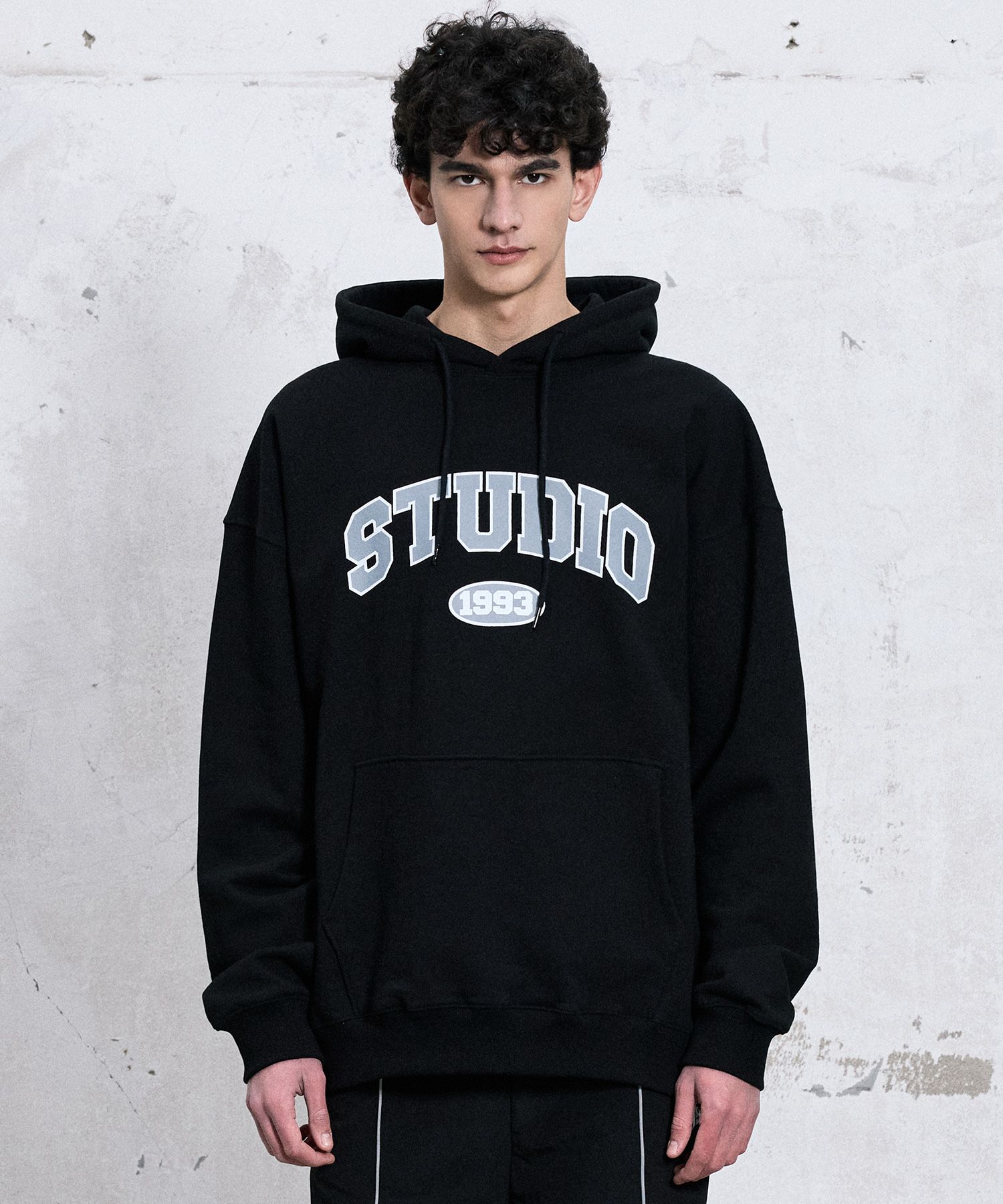 MUSINSA | 1993STUDIO studio arch logo Hoodie_black