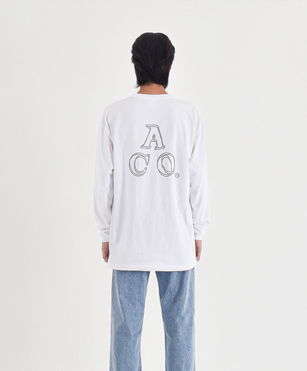 어퍼스트로피 콤마(APOSTROPHE COMMA) 리플렉티브 ACO 백로고 긴팔티셔츠 (화이트-실버)