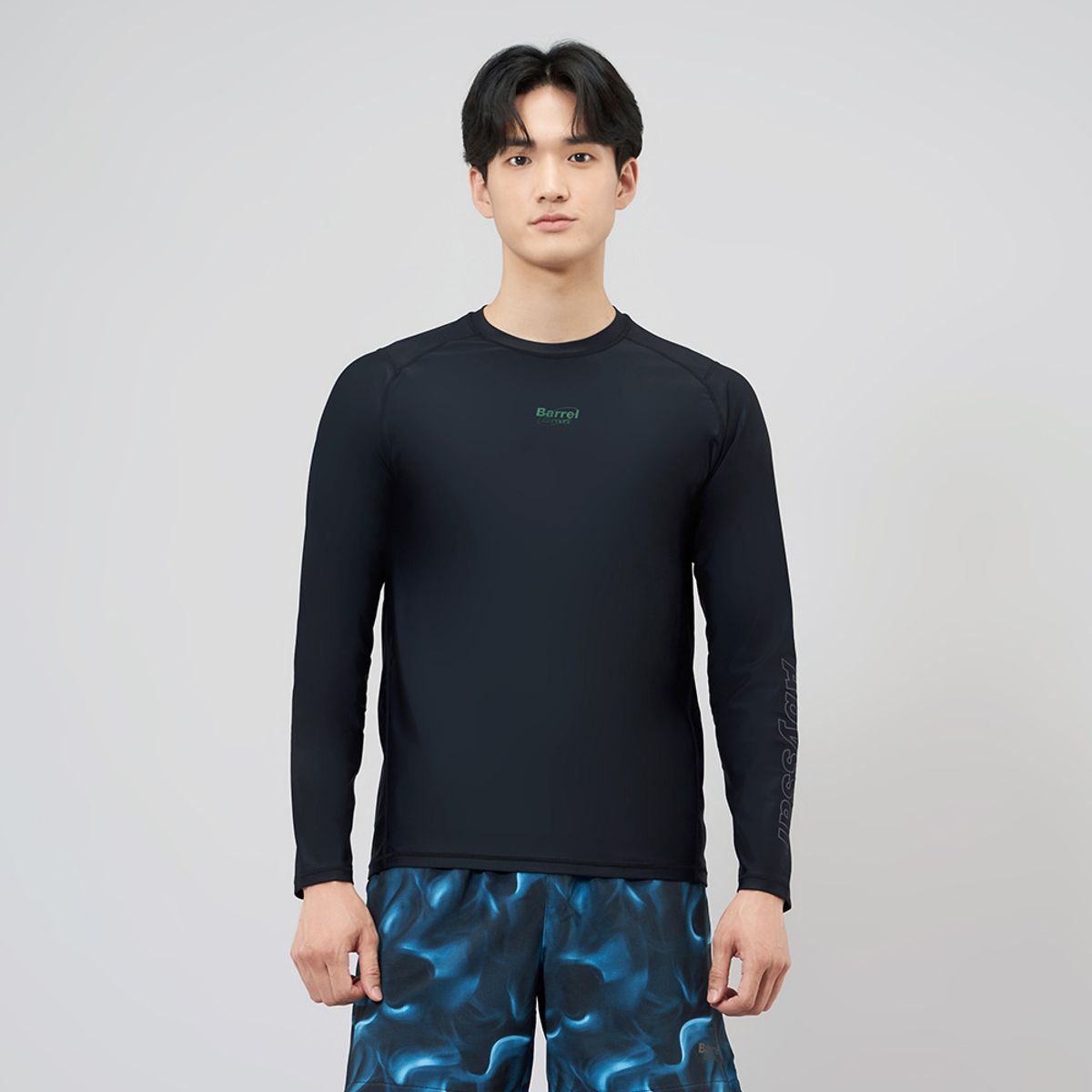 배럴(BARREL) 맨 어비셜 릴렉스핏 래쉬가드 블랙 (BI2MWRG16BLK)