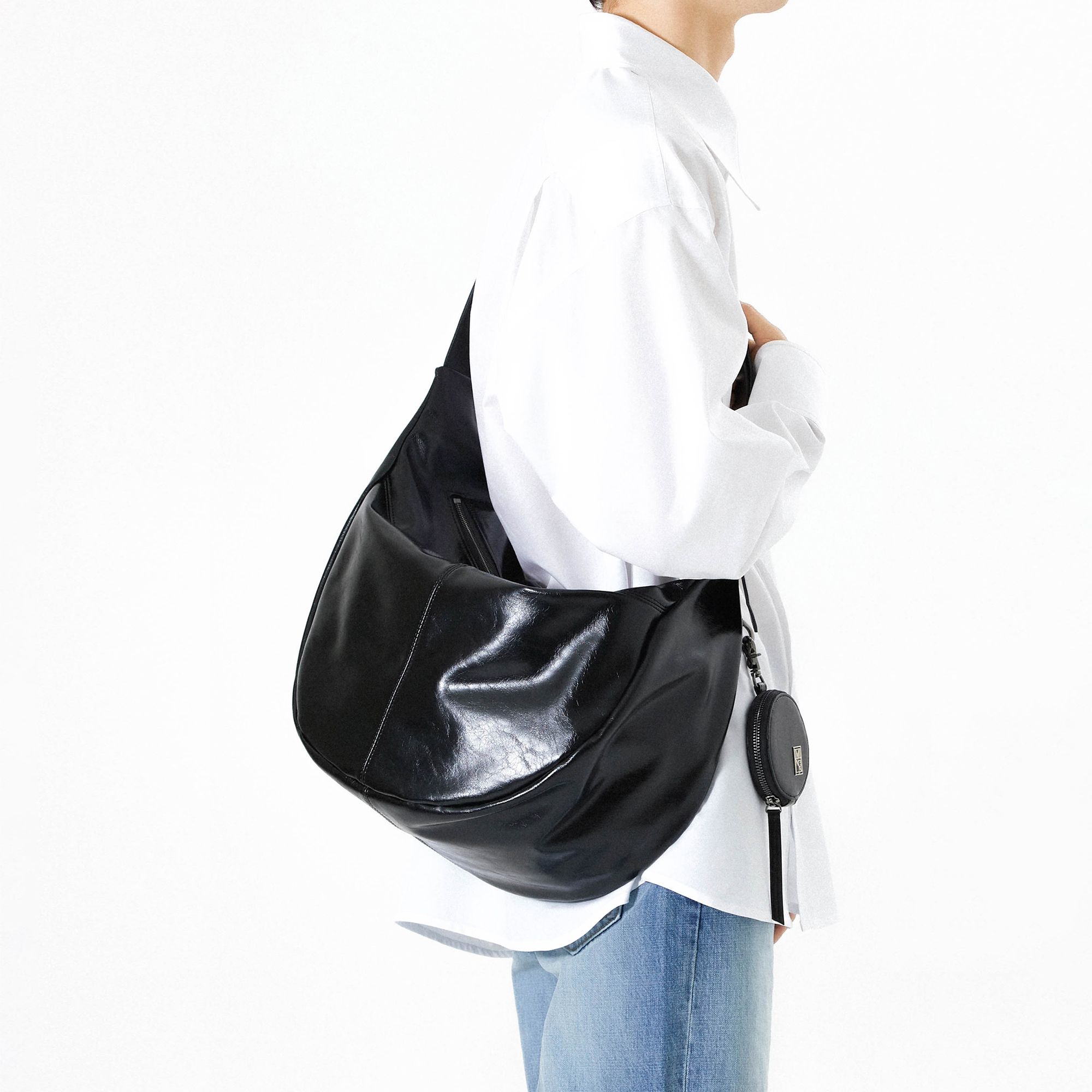Shop Messenger & Crossbody Bags at MUSINSA