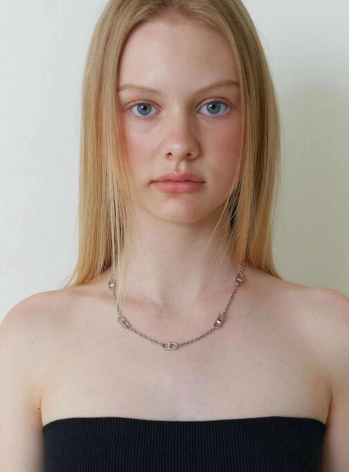 카인더베이비(KINDABABY) surgical hooves pattern necklace