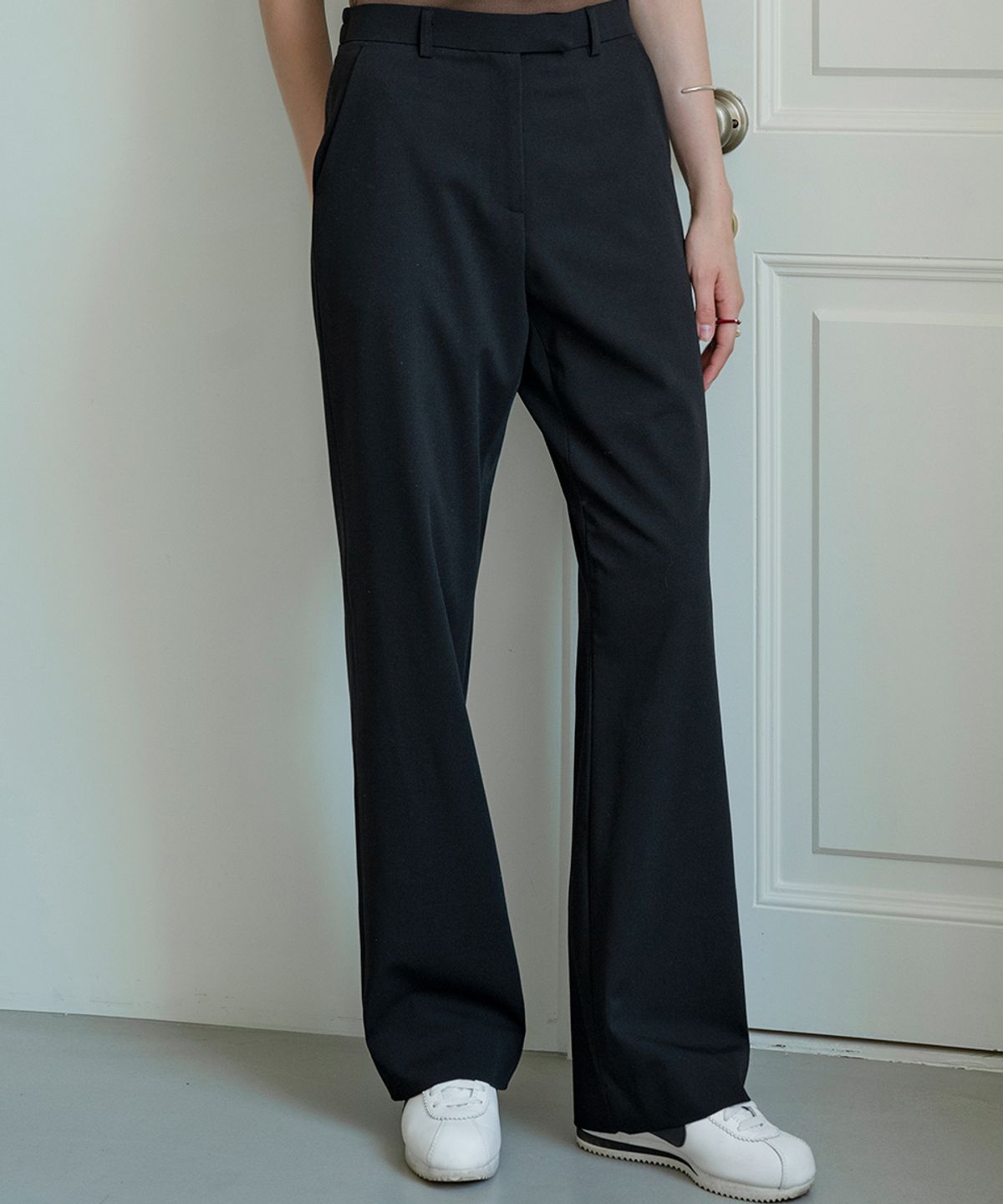 시야쥬(SIYAZU) SIPT7048 side banding essential trousers_Black
