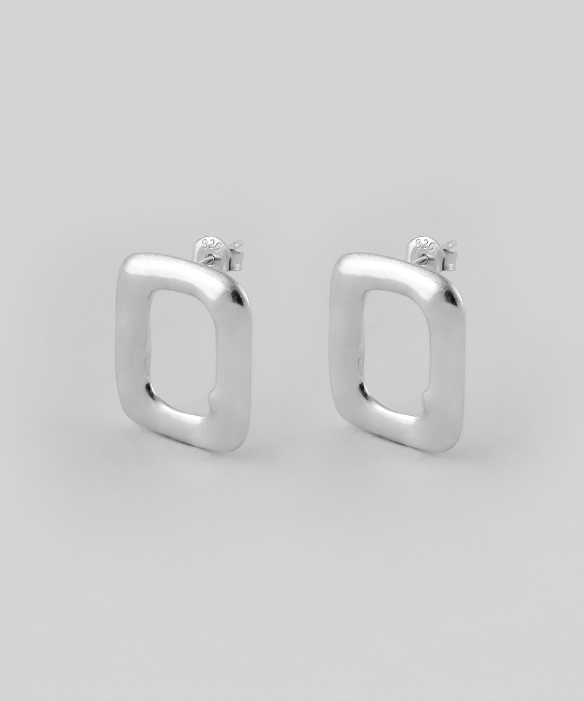 쿼르코어(QUARQOR) #7719 silver92.5 EARRING