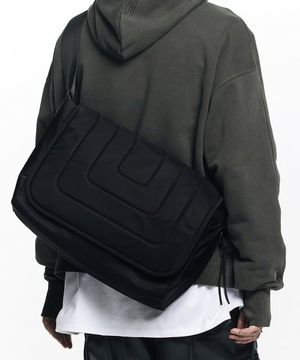 QUILTED COVER MESSENGER BAG