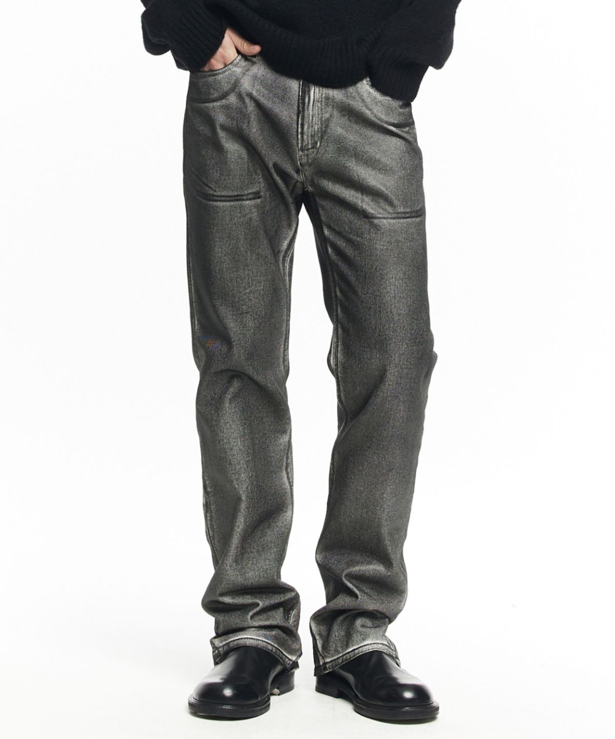 메종미네드(MAISON MINED) BLACK SPREAD OUT STRAIGHT JEAN