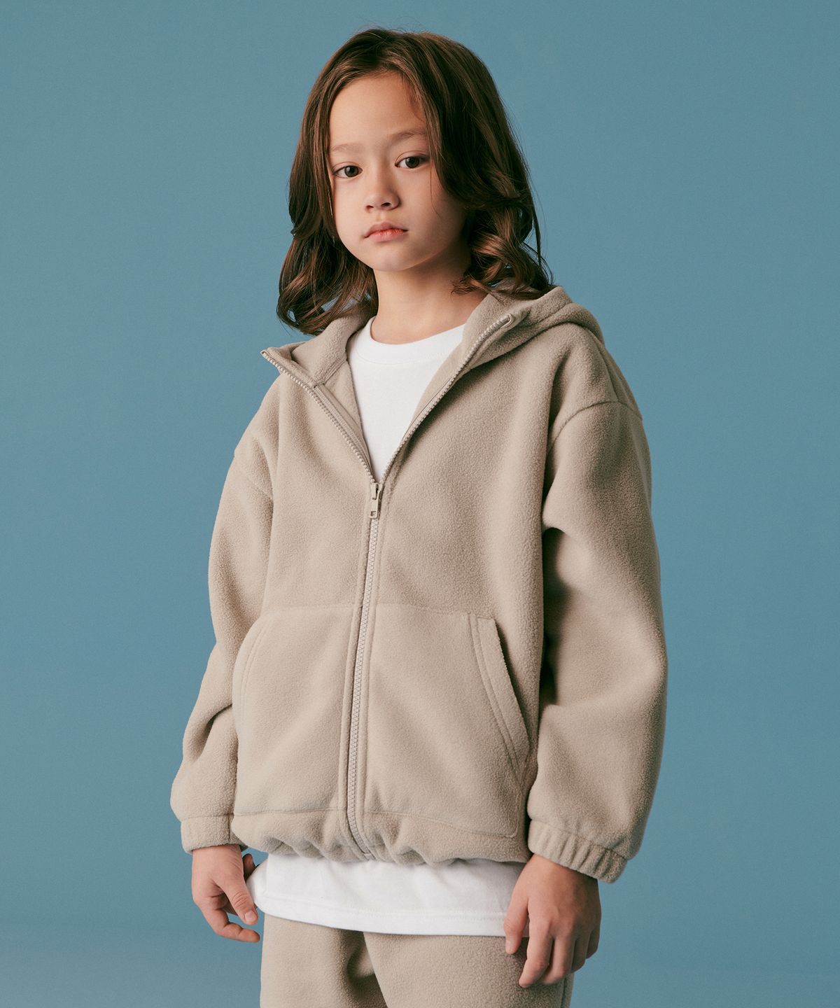 무신사 스탠다드 키즈(MUSINSA STANDARD KIDS) 오버사이즈 폴라 플리스 후디드 집업 [더스티 베이지]