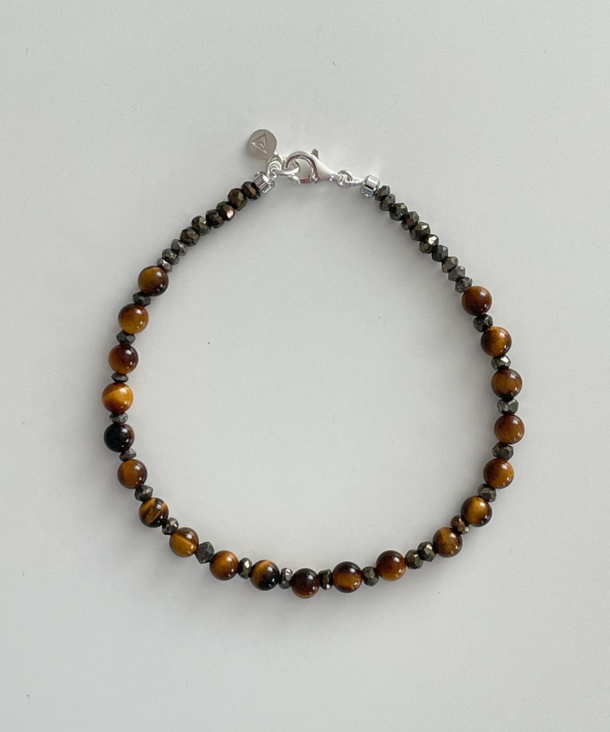 엘리오나(ELYONA) Beaded Tiger Eye Bracelet
