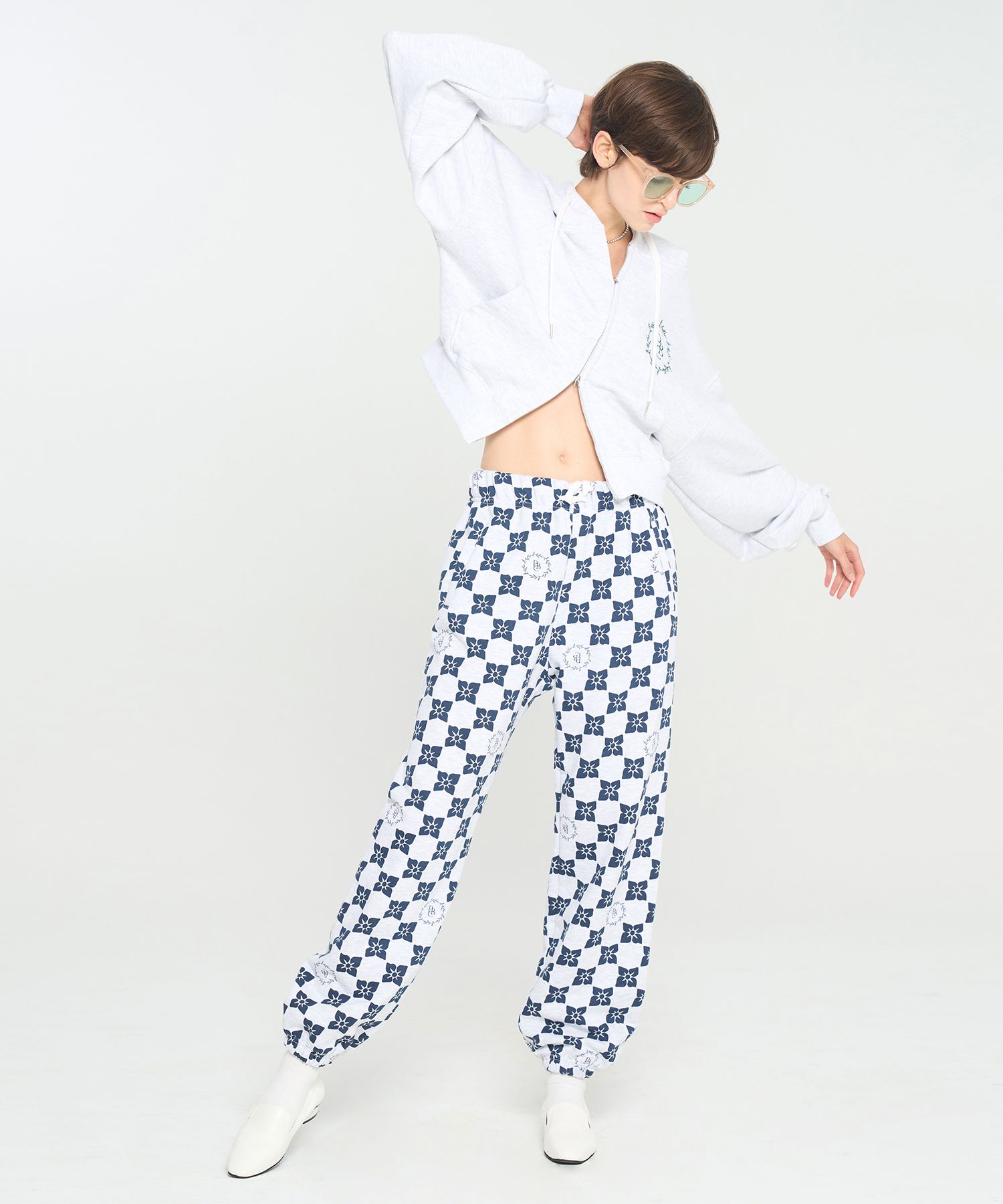 MUSINSA | PAPERBOY Flower Checkerboard Sweatpants - White Melange
