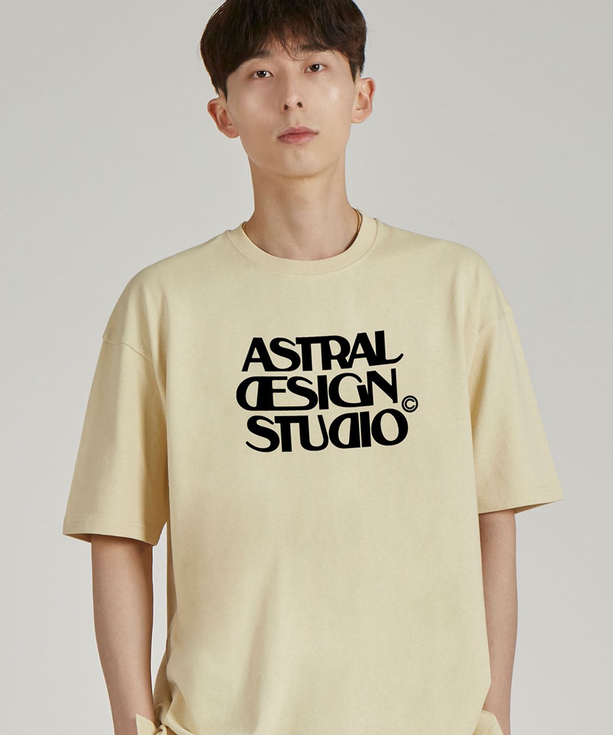 아스트랄 프로젝션(ASTRAL PROJECTION) 아스트랄 디자인 스튜디오  라운드 넥 15수 면 반팔 티셔츠_버터