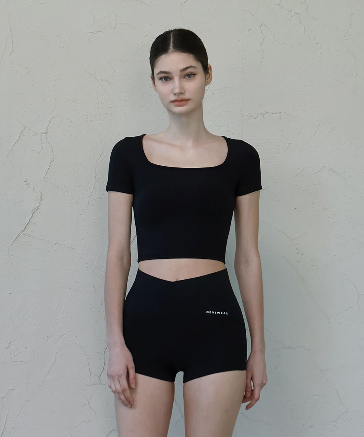 데비웨어(DEVIWEAR) 빌리 스퀘어넥 숏슬리브 DEVI-T0074-블랙