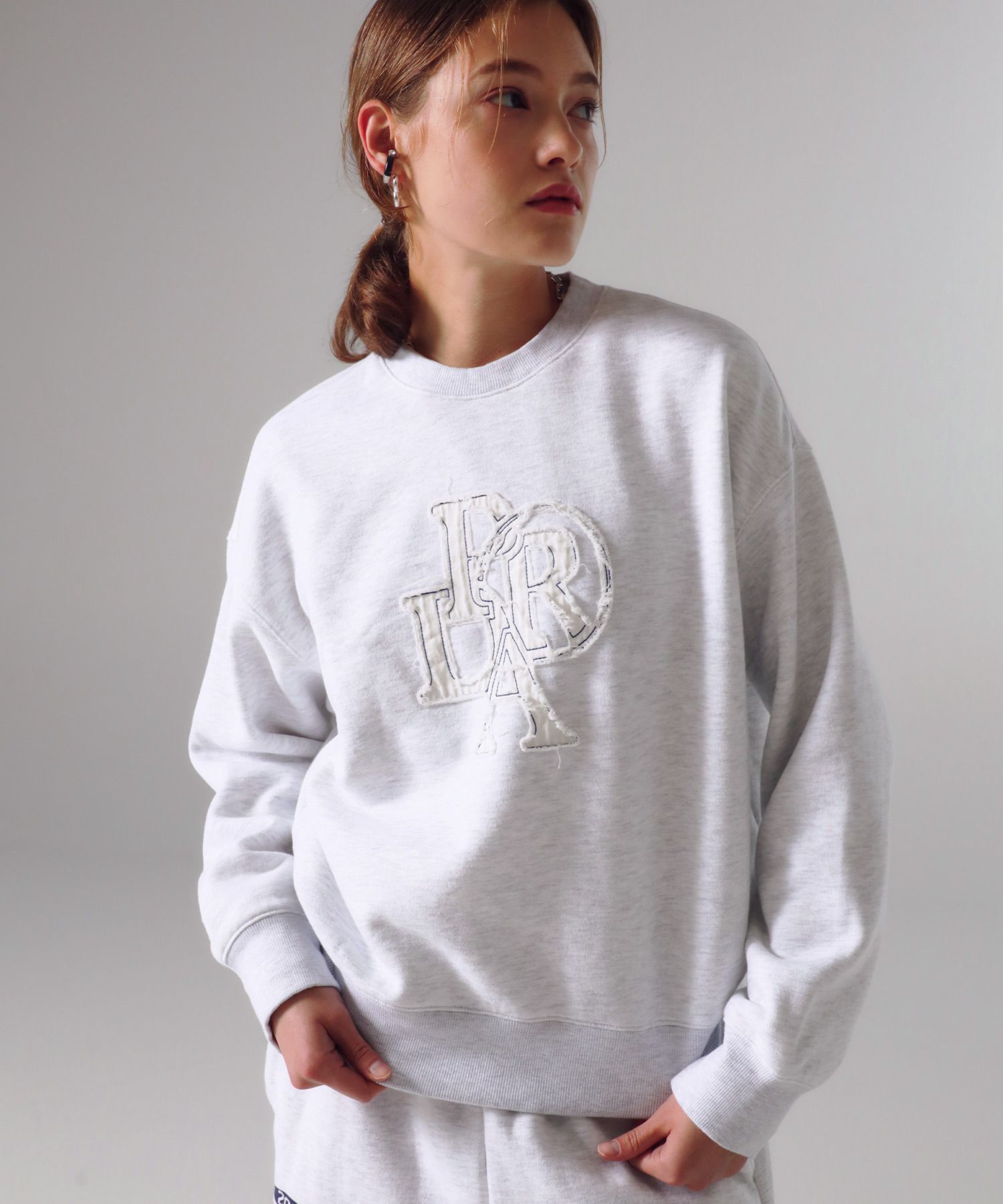 ◇PRENDA◇ PRDA DENIM PATCH CREWNECK SHIRT GRAY MUSINSA | PRENDA PRDA DENIM PATCH CREWNECK SHIRT HEATHER GRAY