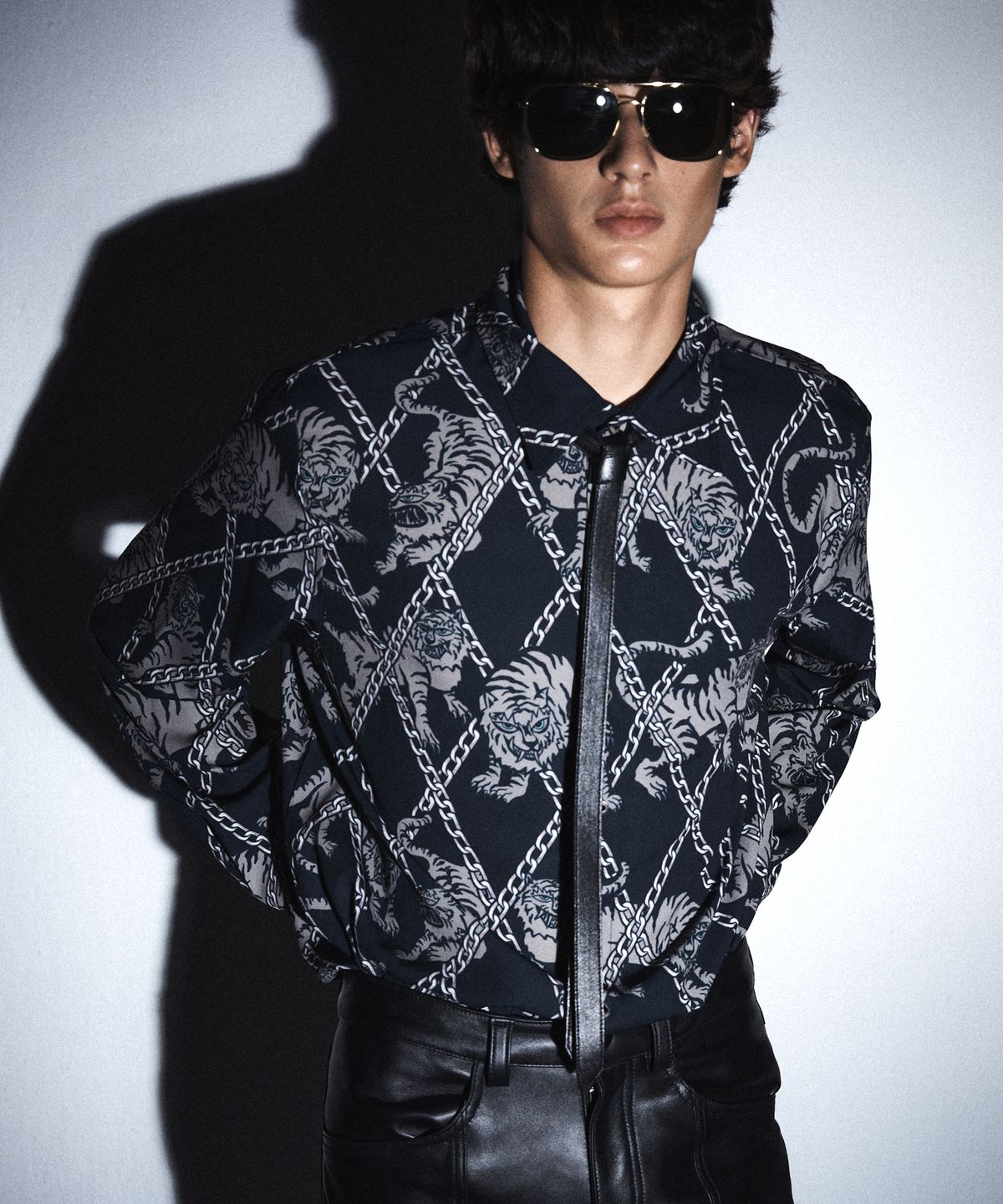 언티지(UNTAGE) 호랑이 프린트 셔츠[Black(UNISEX)]_UTS-FS19
