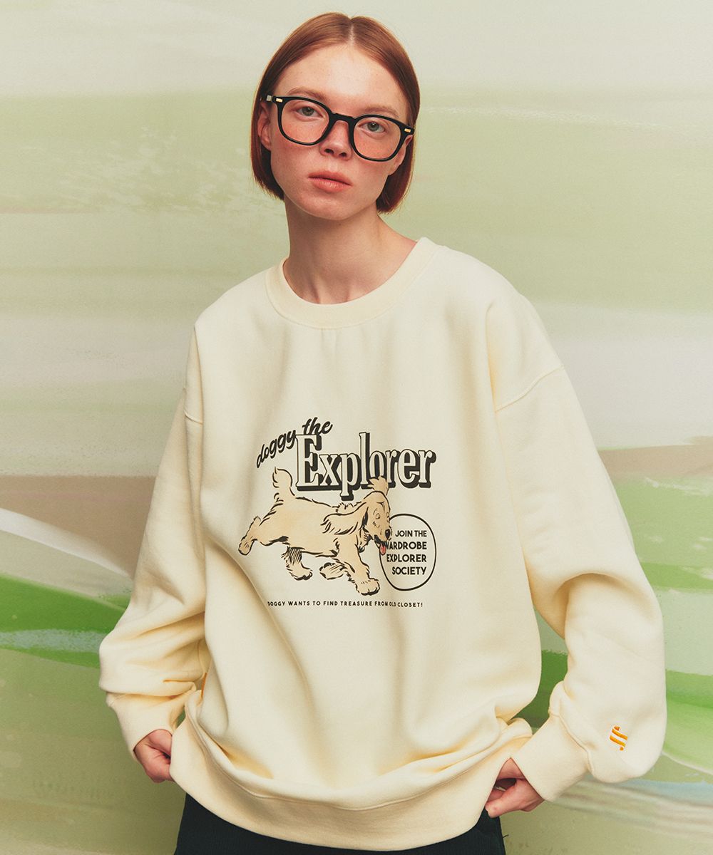 MUSINSA | MAINBOOTH Explorer Doggy Sweatshirt (CREAM)