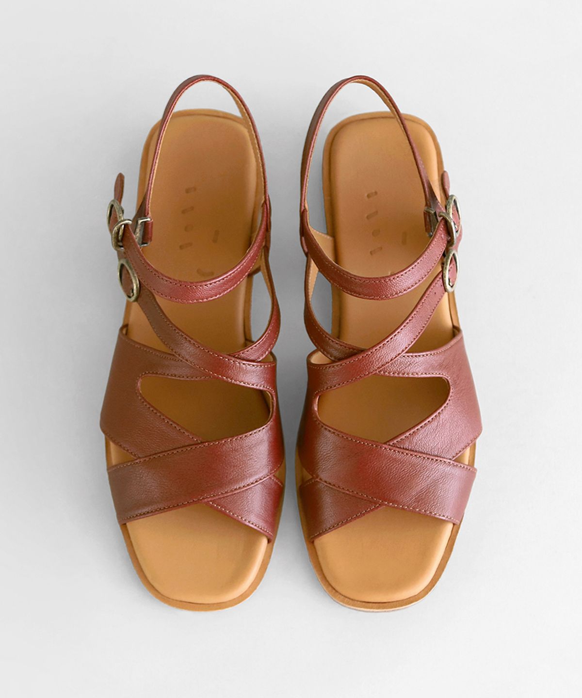 흰(HEENN) Leather Crossover Sandals . Maroon Red