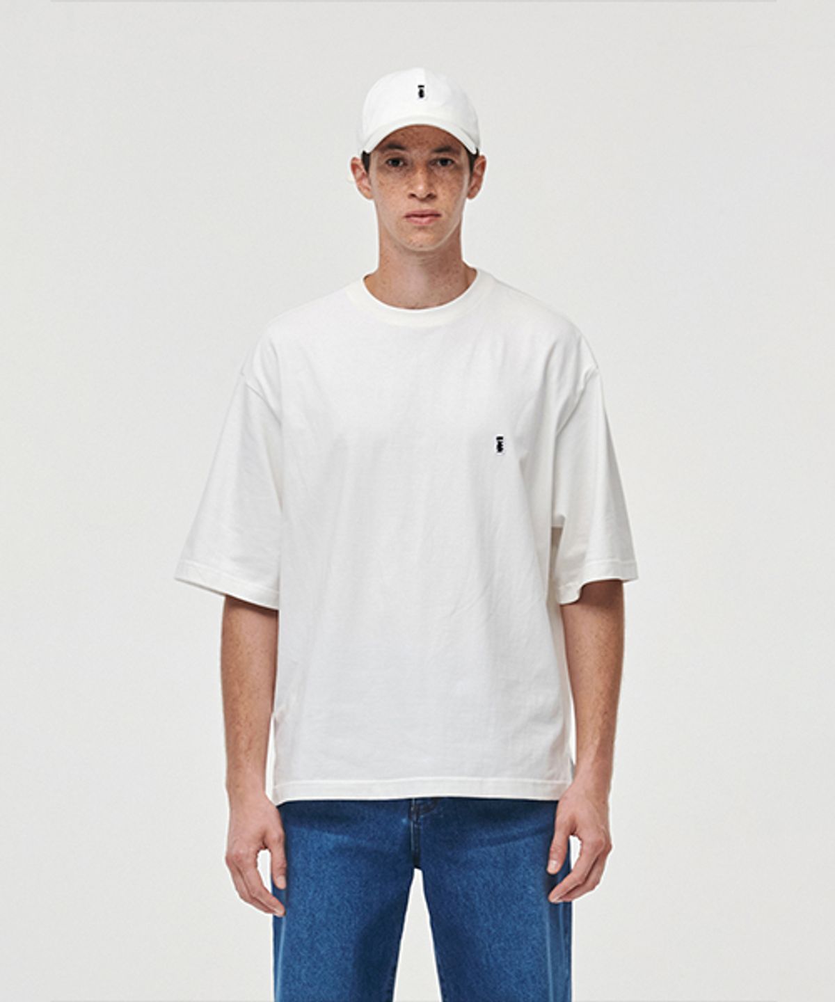 에러스익셉티드(ERRORS EXCEPTED) SS002 로고 반팔티 (White)