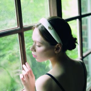 Volume satin hairband WHITE