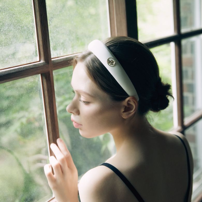 Volume satin hairband WHITE