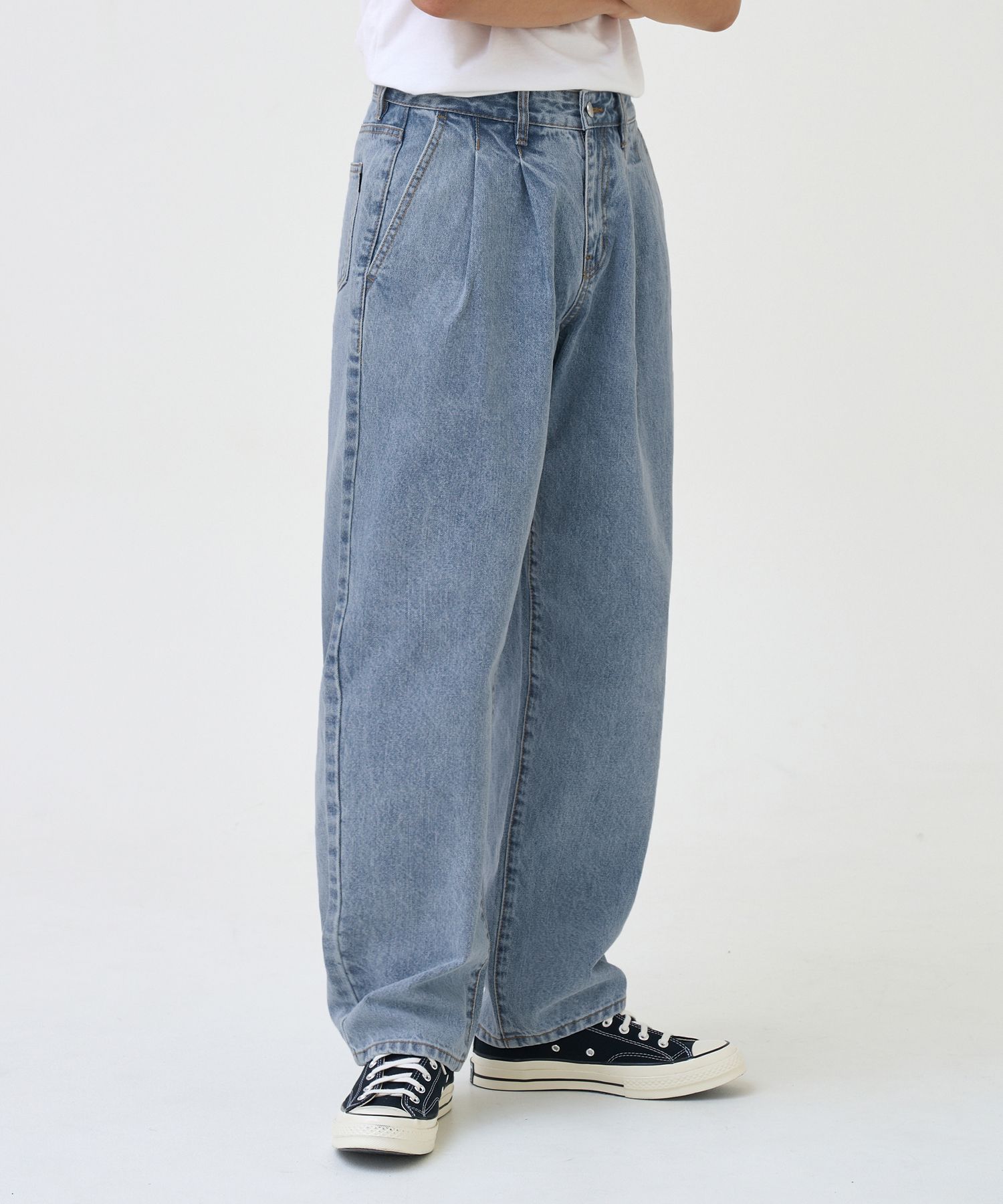 MUSINSA | TOFFEE Two-Tuck Wide Denim Pants (LIGHT INDIGO)