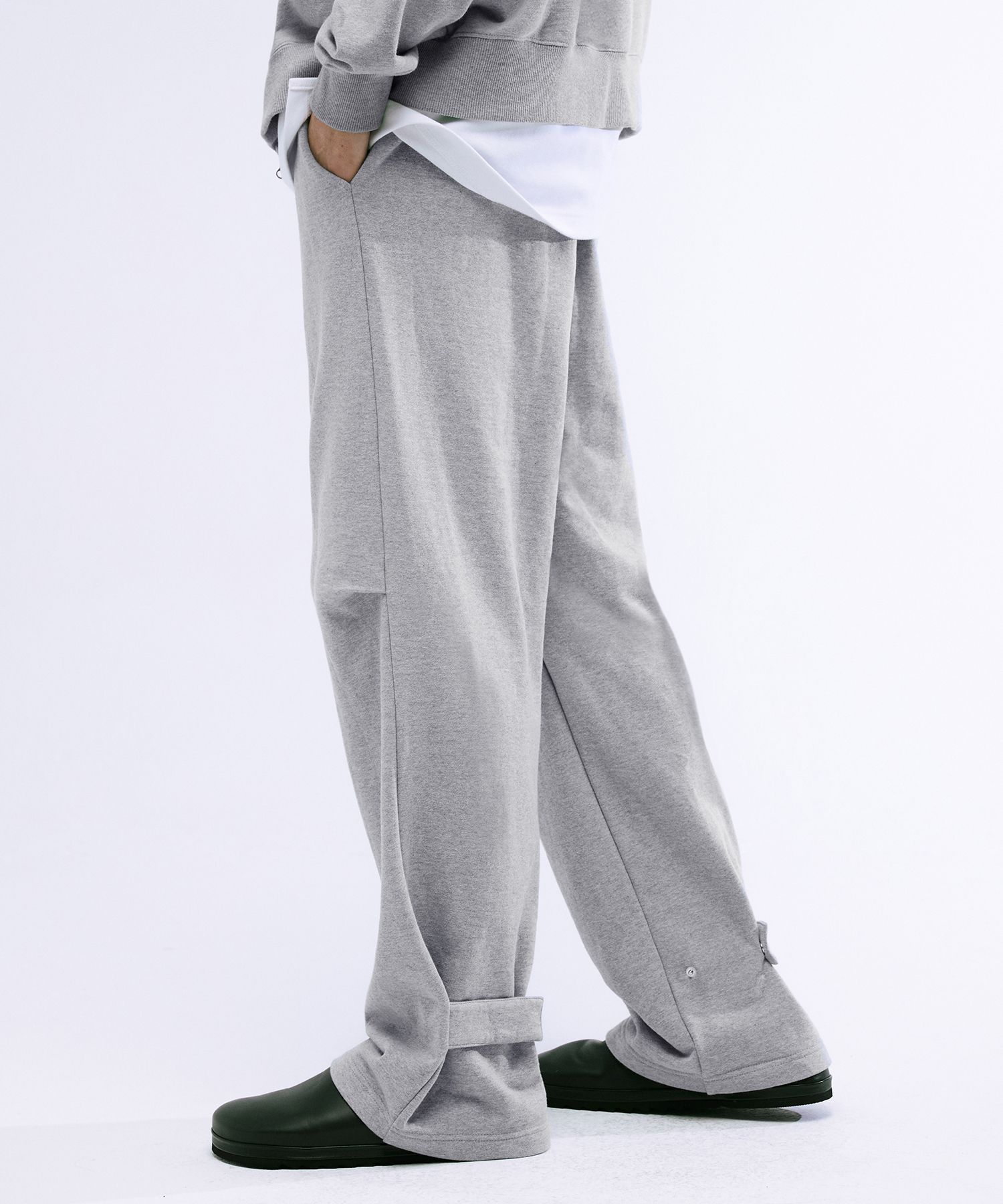 MUSINSA TRILLION Type Strap Tuck Sweatpants (GRAY)