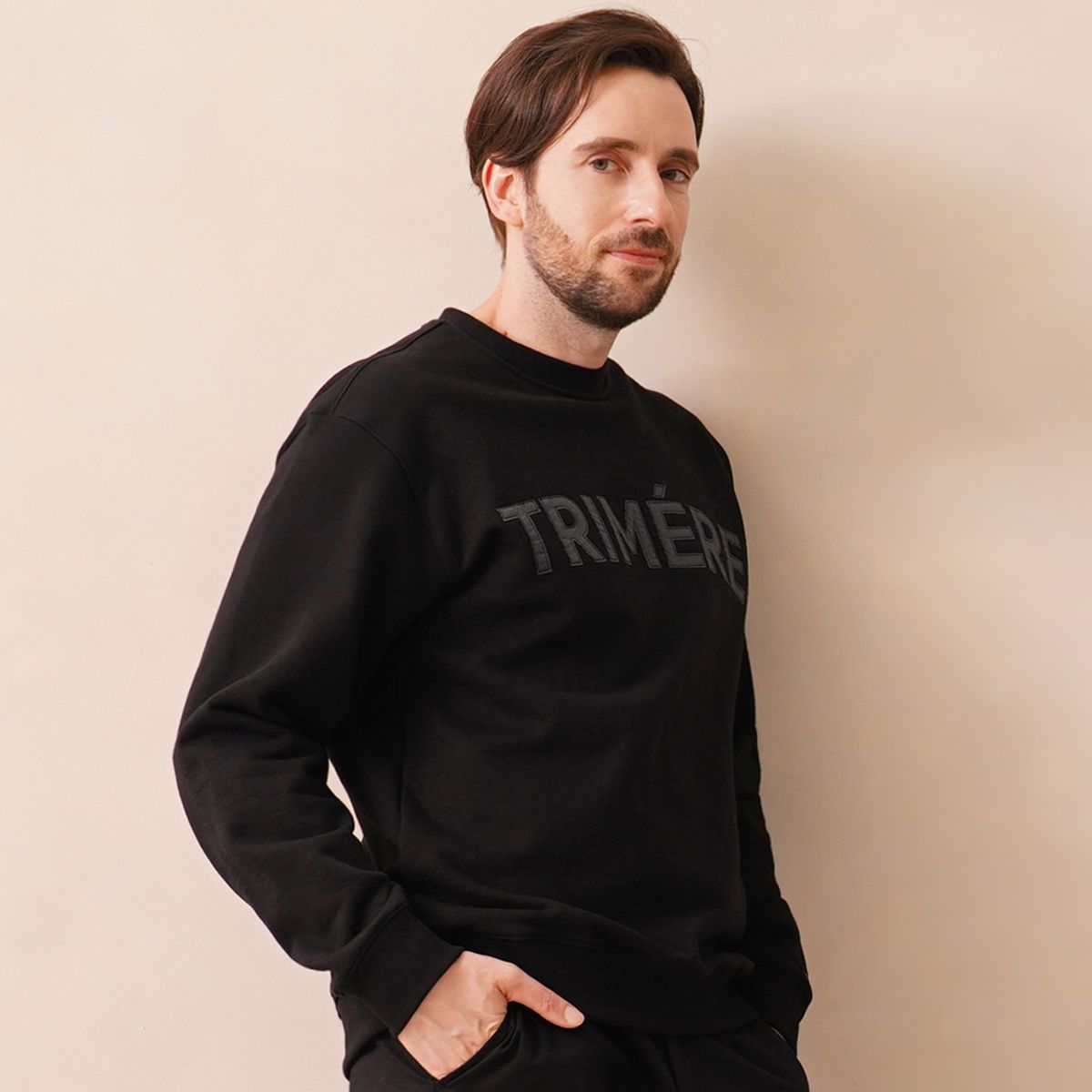 트리메르(TRIMERE) 아플리케 맨투맨 UNISEX BLACK