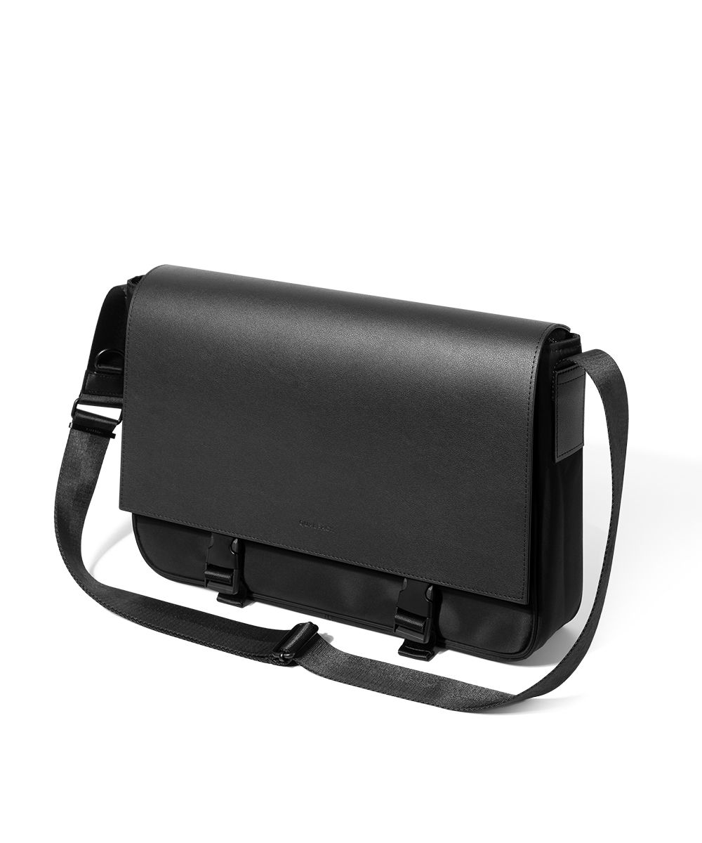 MUSINSA | QUALPACK Current Regular Messenger Bag 342