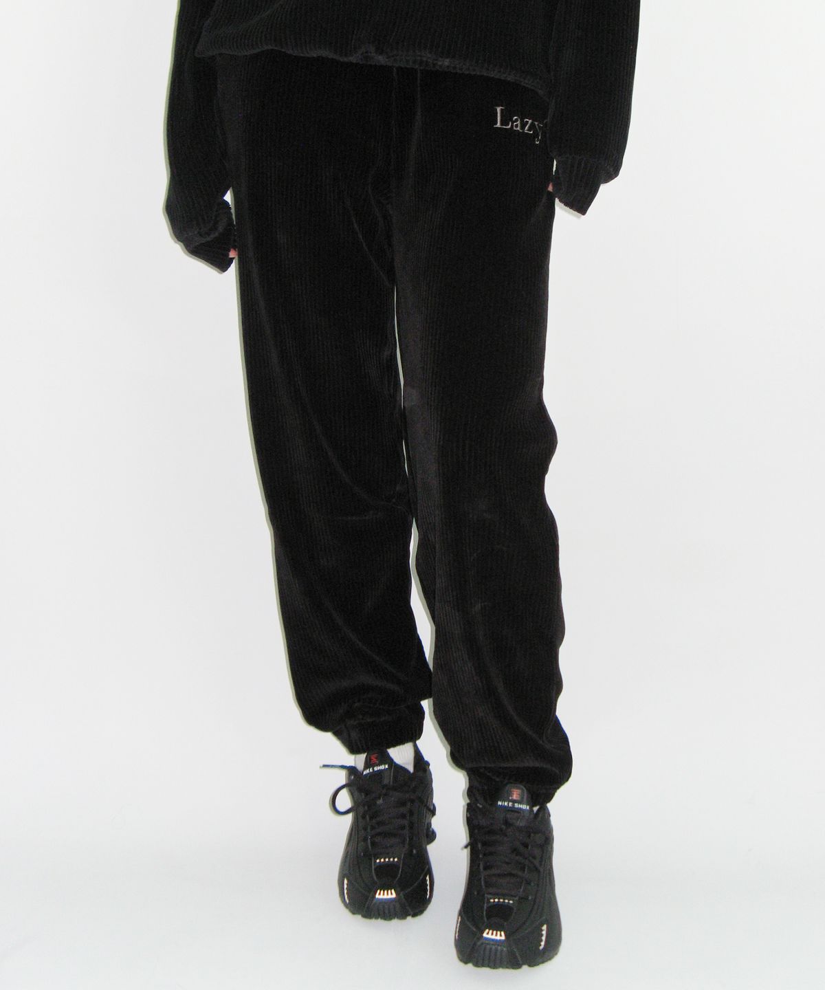 레이지지(LAZYZ) 레이지 코듀로이 조거팬츠 블랙