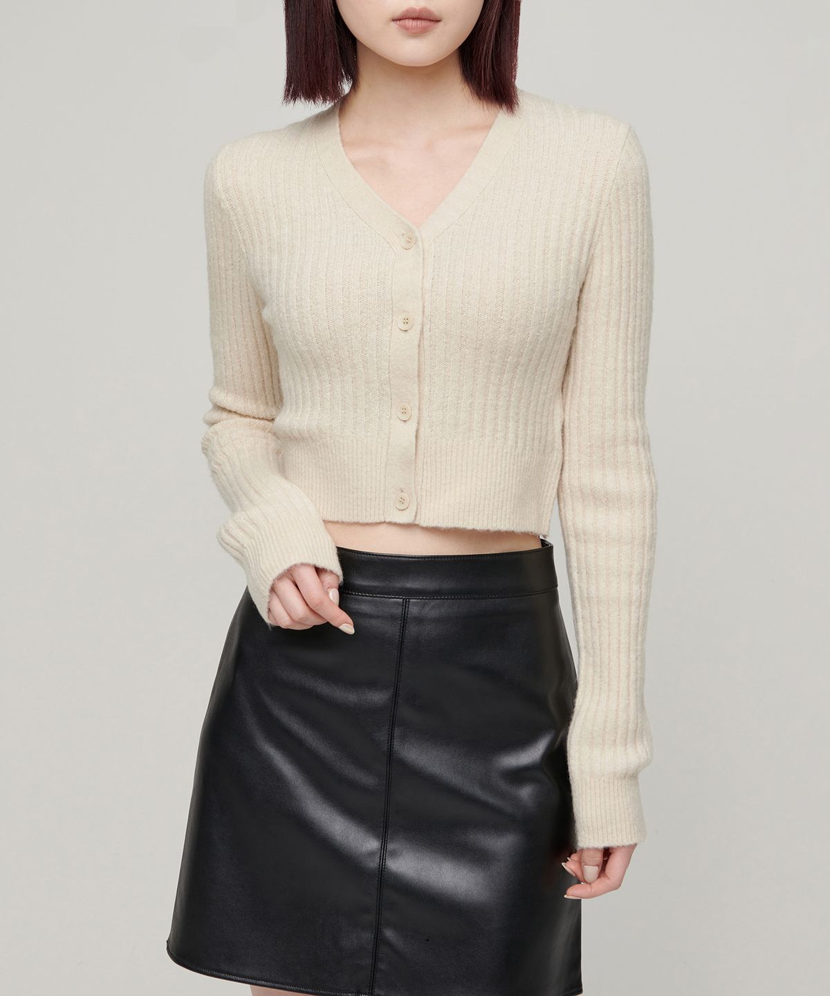 무신사 스탠다드 우먼(MUSINSA STANDARD WOMAN) 우먼즈 소프트 부클 리브드 크롭 가디건 [크림]