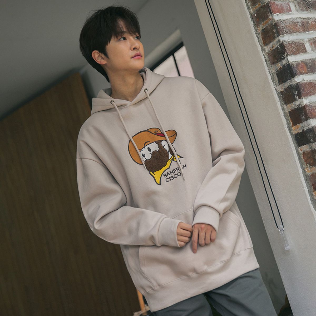 앨빈클로(ALVINCLO) 빅사이즈 카우보이 마운티널스 오버핏 후드티 BE5871 (3 COLOR)