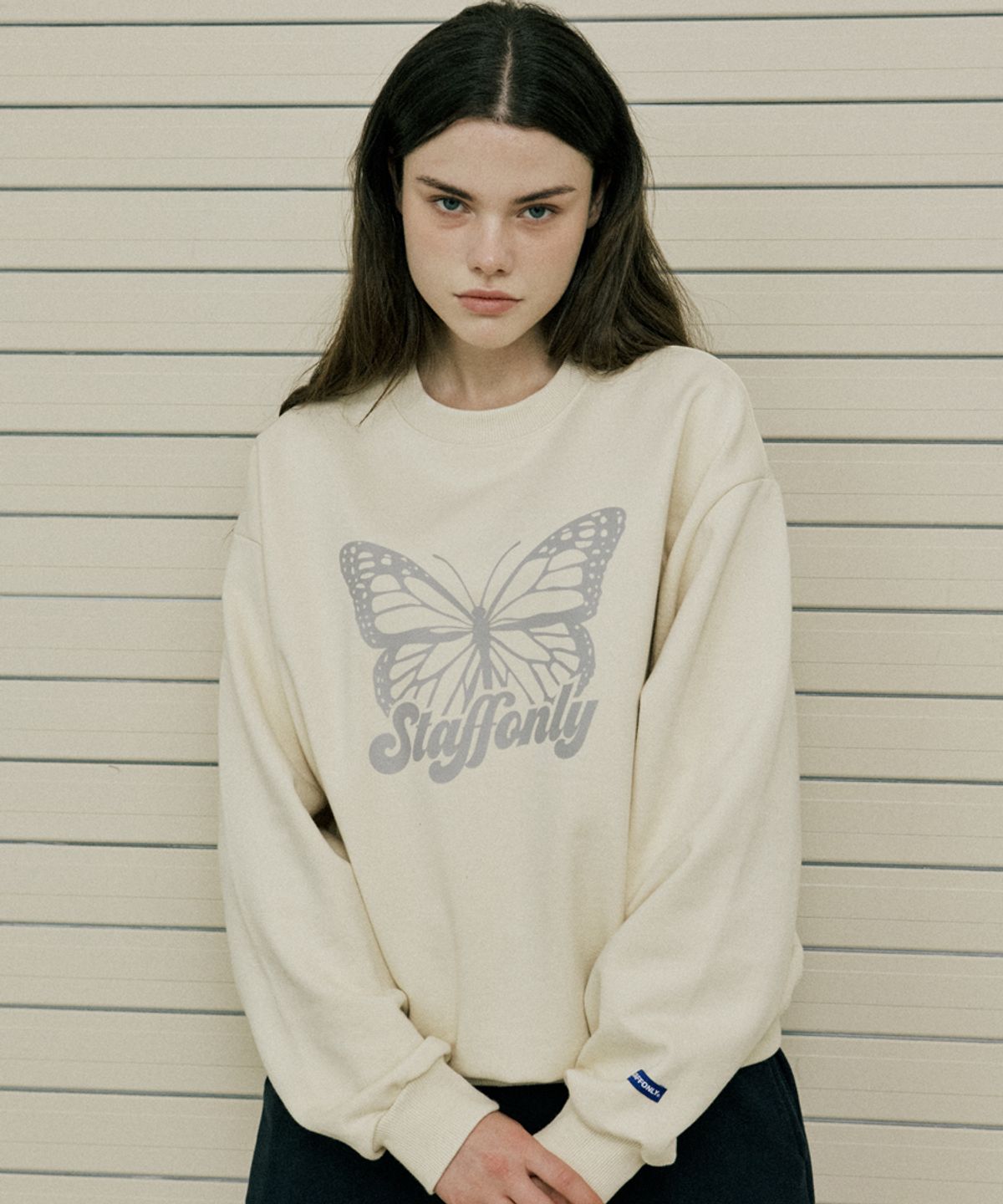 스텝온리(STAFFONLY) BUTTERFLY SWEATSHIRTS (CREAM)