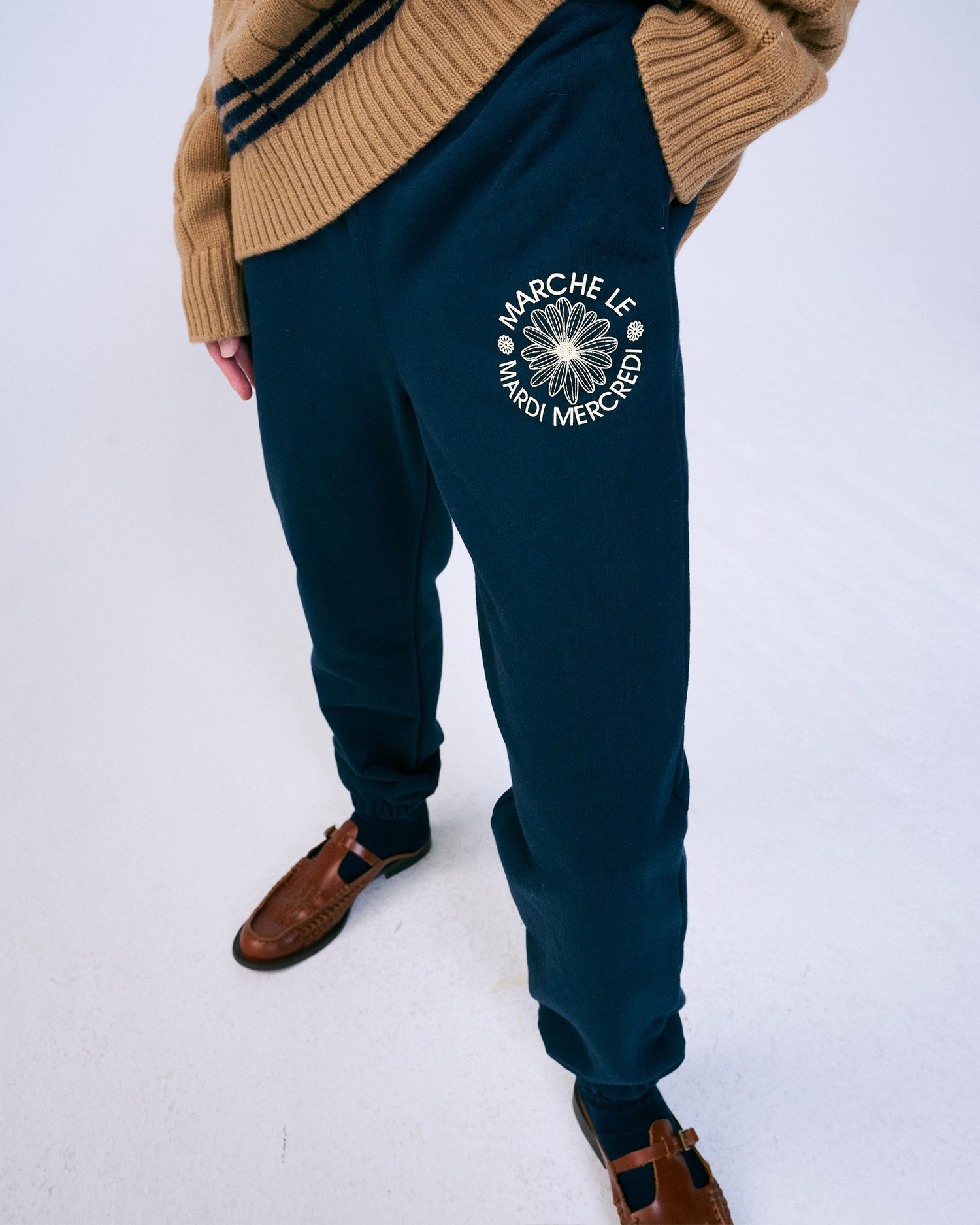 MUSINSA | MARDI MERCREDI SWEAT PANTS MARCHE EMBLEM_NAVY CREAM